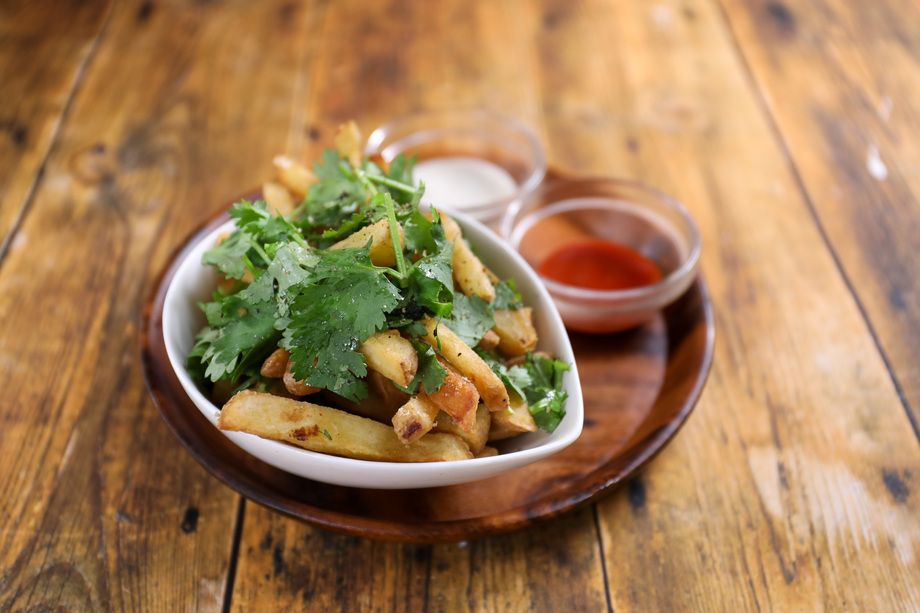 パクチーフライドポテト Khoai tây chiên rau mùi
