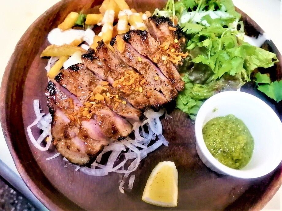 塩豚のグリル Thịt lợn nướng kiểu Âu