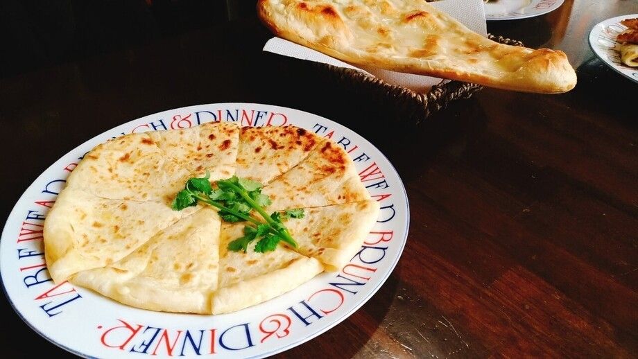 　チーズナン（600）