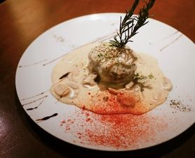 TEPPAN和牛100%ALLBEEFホワイトソース煮込みハンバーグ