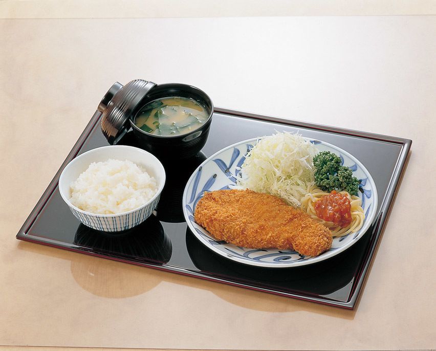 ロースカツ定食（1560円）