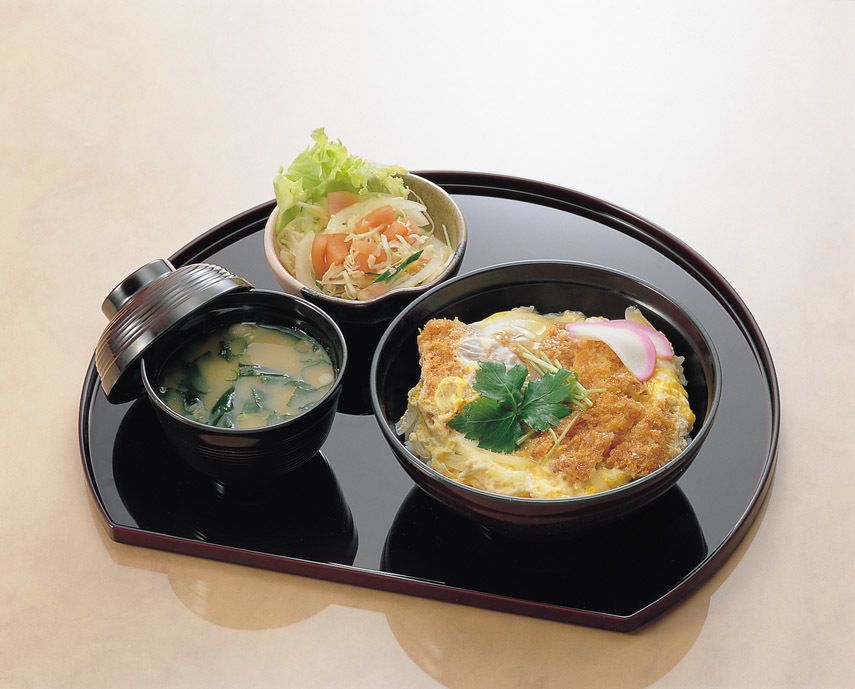 カツ丼（1180円）