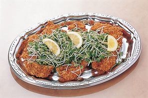 はがくれかつ大鉢ヒレ・ロース（4500円　4300円）