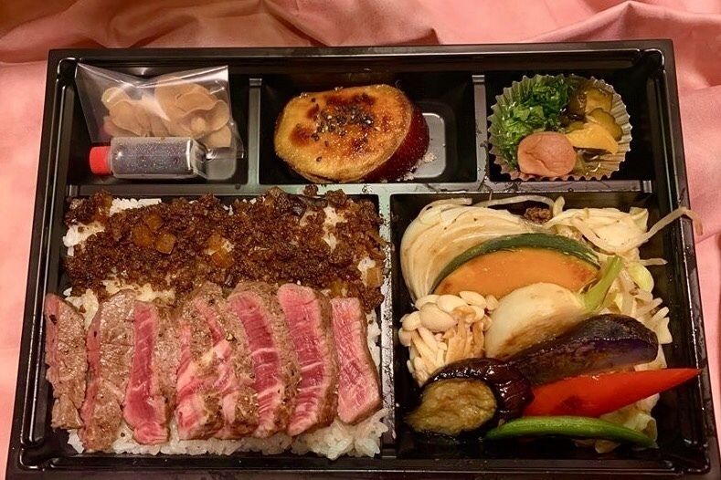 エイジングビーフフィレステーキ弁当（¥4,500）