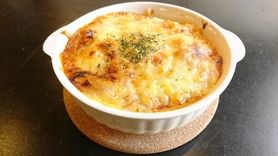 マカロニ入り海老のチリソースグラタン