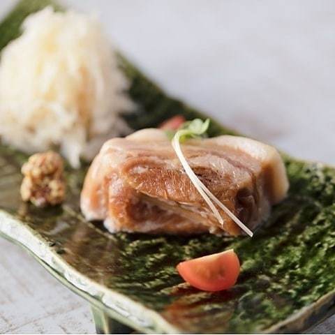 芳寿豚の塩豚ザワークラウト添え