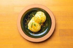 【前菜】カラスミをたっぷりかけたマヨタマ