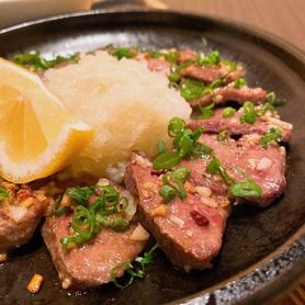 仔牛の牛タン厚切り陶板焼き