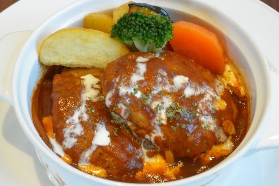 煮込みハンバーグ