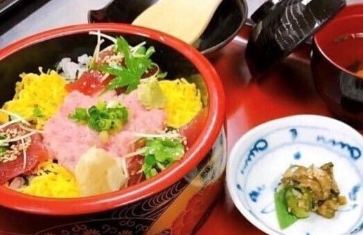 手ごね寿司（吸物付き）（1330（税込1463））