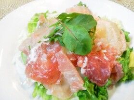 生ハムとオニオンのサラダ