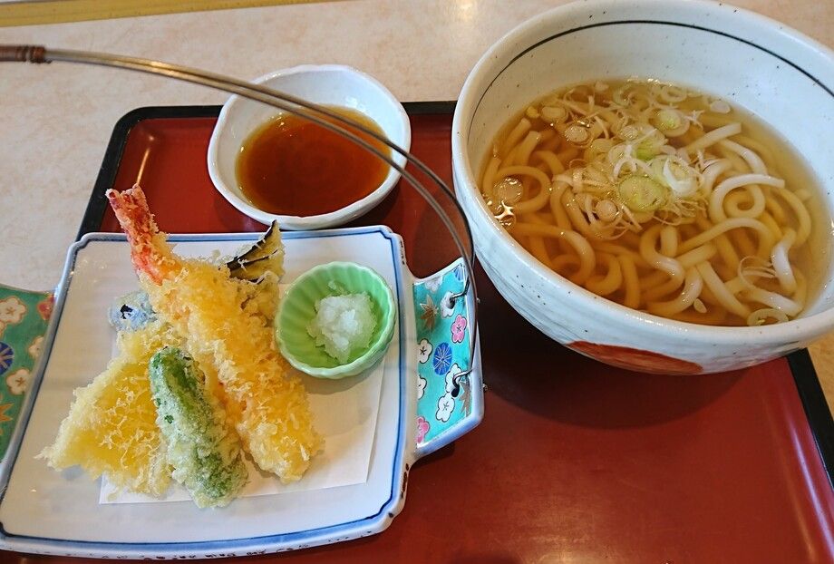 天ぷらうどん（1130（税込1243））