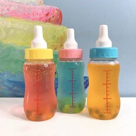 【哺乳瓶ドリンク】（写真は哺乳瓶ソーダ）