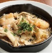 海老とキノコのアヒージョ