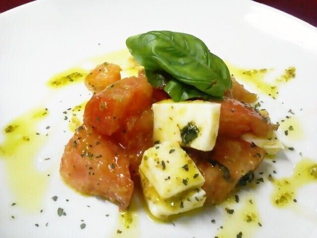 トマトとモッツァレラのカプレーゼ