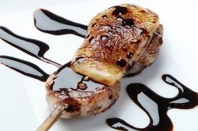 モッツァレラの豚ロール　バルサミコソースがけ