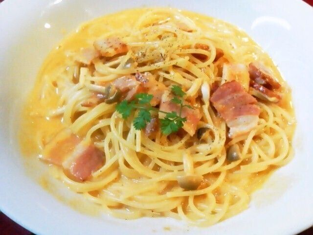 完熟トマトのカルボナーラ