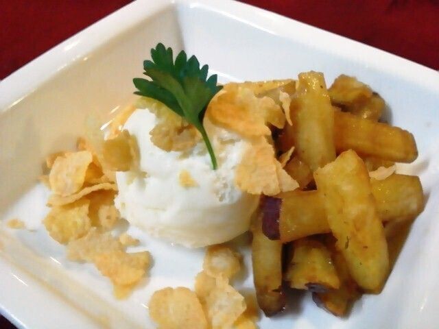 さつま芋のメイプルシロップバニラアイス添え