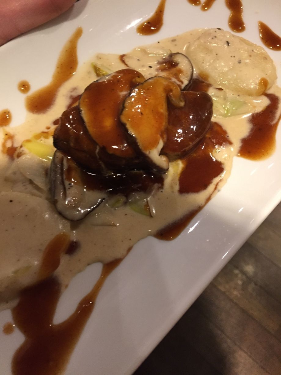 スペシャルメニュー フォアグラのソテー マデラソース（¥1,000）