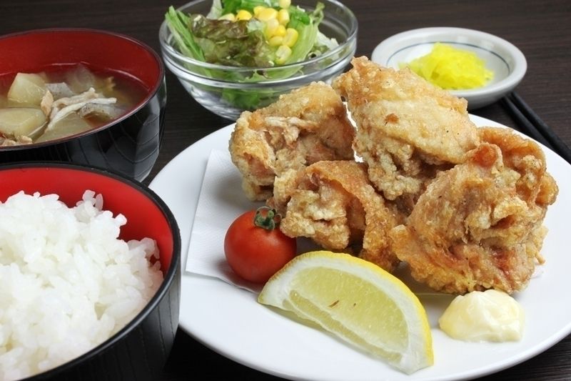 鶏のからあげ定食