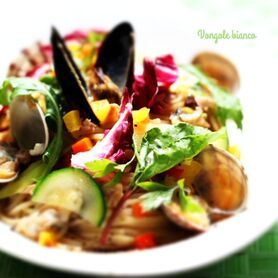 アサリ・ハマグリ・ムール貝の白ワインソース