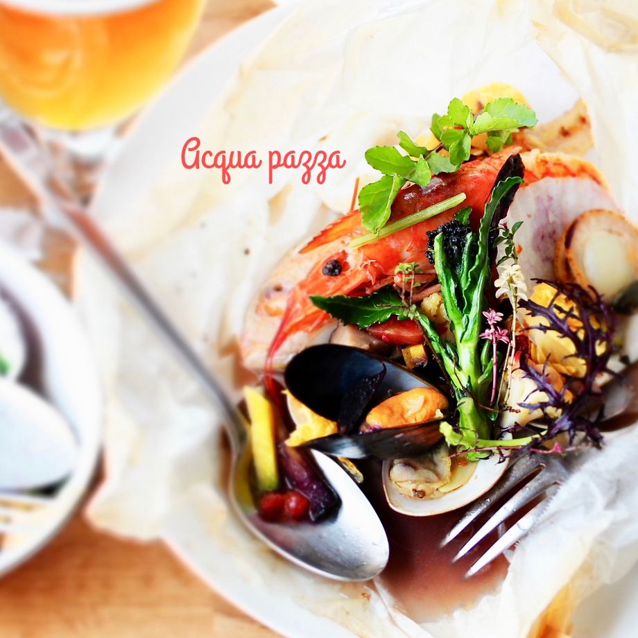 炭酸水で煮込んだ天然有頭海老と魚介のアクアパッツァ（1600）