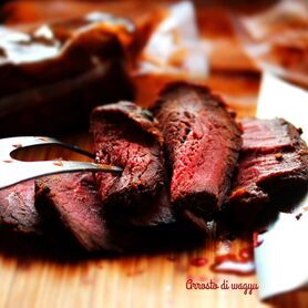 真空調理！黒毛和牛ランプのロースト グレービーソース