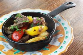 Beef thigh & vegetables lomosartard peruvian style