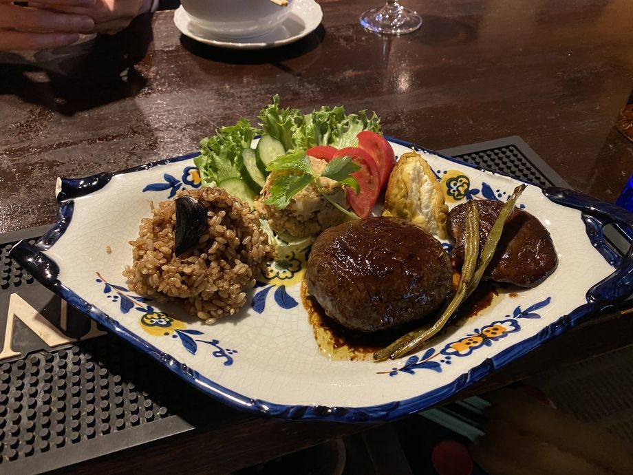 鹿肉のハンバーグプレート