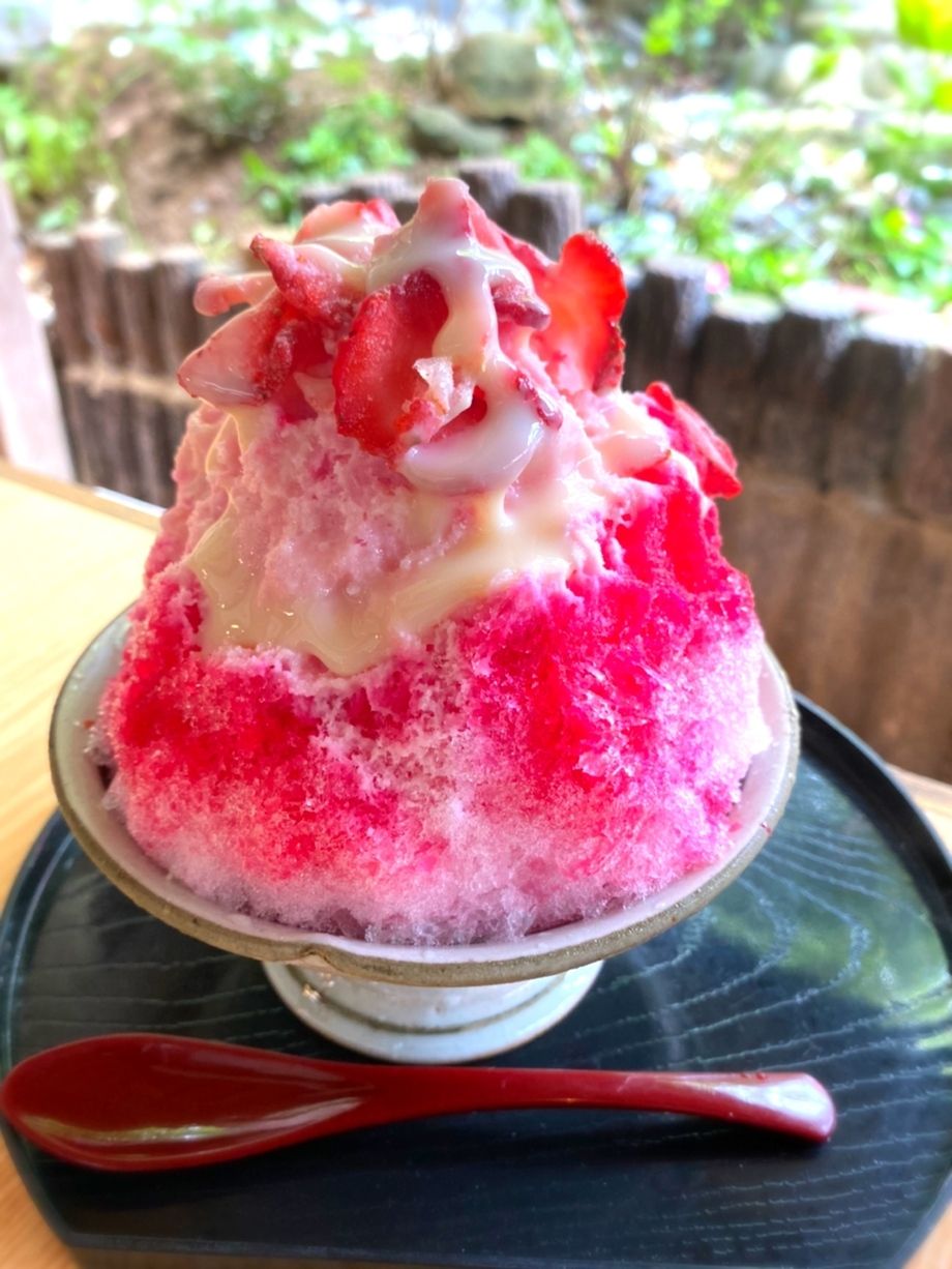 いちごミルクかき氷（660円）