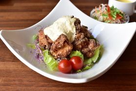 自家製唐揚げ丼　タルタルソース