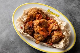 柔らかマトンの絶品唐揚げ 毛沢東スパイス Delicious fried tender mutton with Mao Zedong Spices　