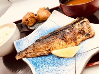 トロ塩鯖と鶏唐揚げ付き定食