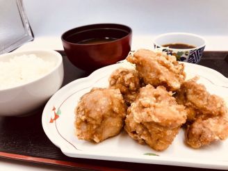 鶏の唐揚げ定食