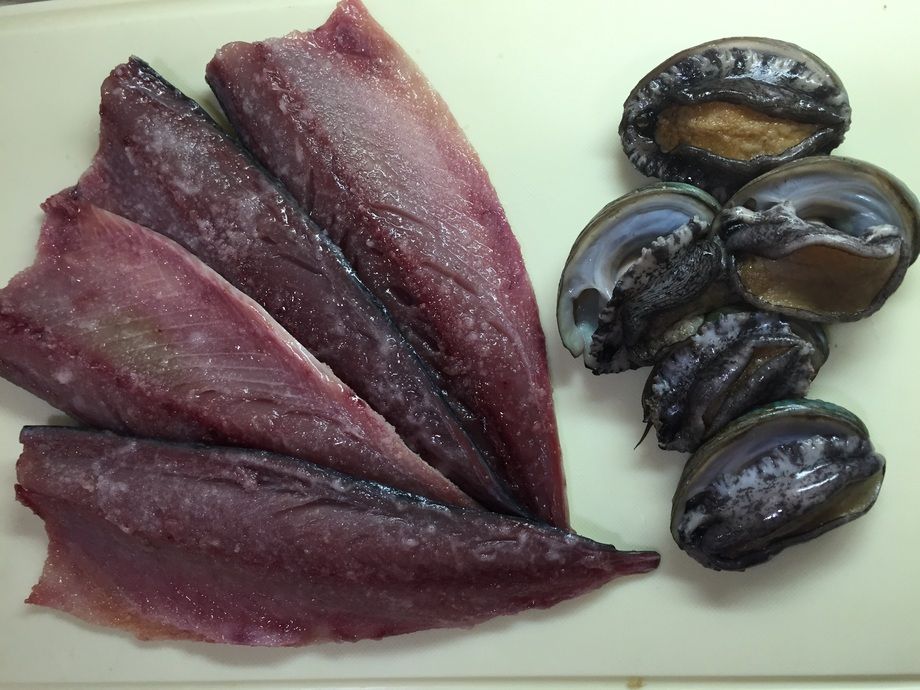 あわび造り、焼きしめ鯖作ります。（焼きしめ鯖650〜）