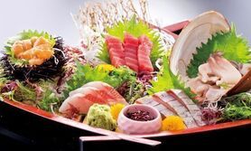 刺身や天麩羅はもちろん、素材を活かした逸品料理もご用意しております。