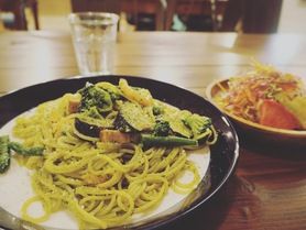 ジェノベーゼパスタ(サラダ付)