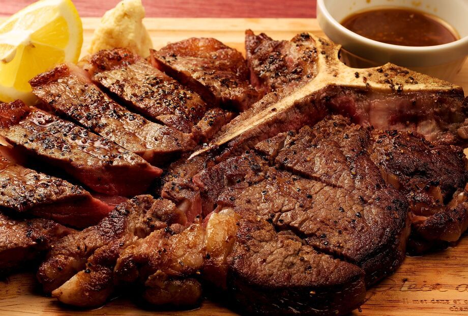 Tボーンステーキ（数量限定）（100g/850円）