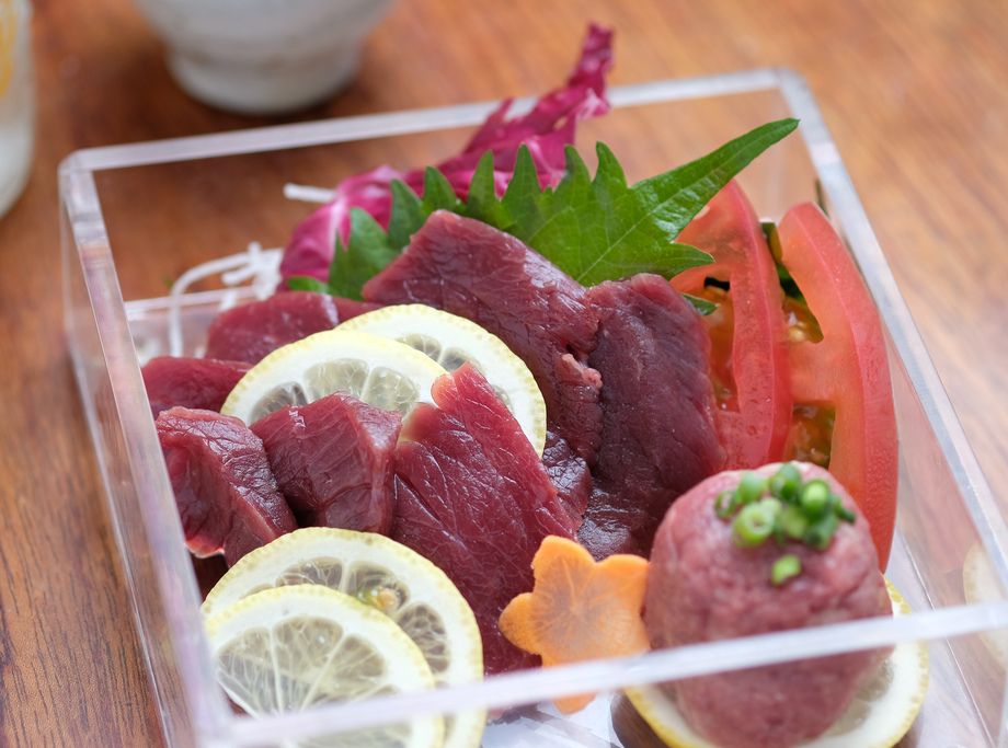 美味い！馬刺し升盛り