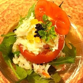 ★那須塩原産味恋トマトに詰めたズワイガニとキャビア、宮崎県産黄金イクラのファルス