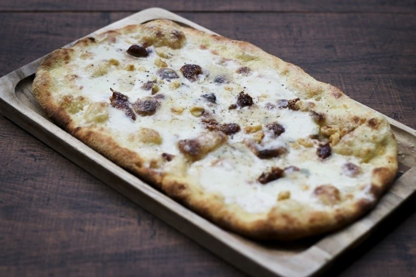 クワトロフォルマッジ「ピッツァスタイル」