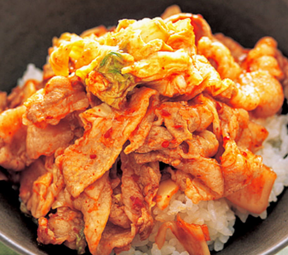 022　豚キムチ　2人前（2050円（税別）2人前）