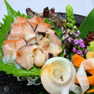 活サザエのお刺身