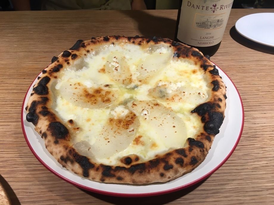 『梨農家の梨のクアトロフォルマッジ』※写真はハーフサイズです※（1900）