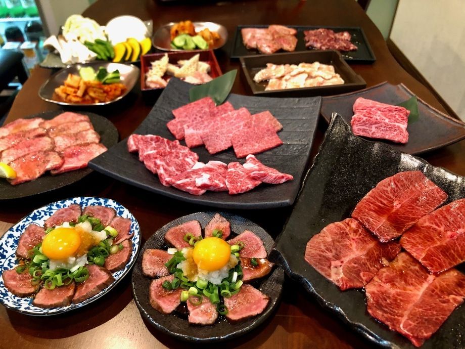 圧倒的コスパ!!原価率60％超!!厳選和牛コース（飲み放題２時間付き）＊４名様からで当日15時迄の予約制になります（こちらから確認のお電話を致します）