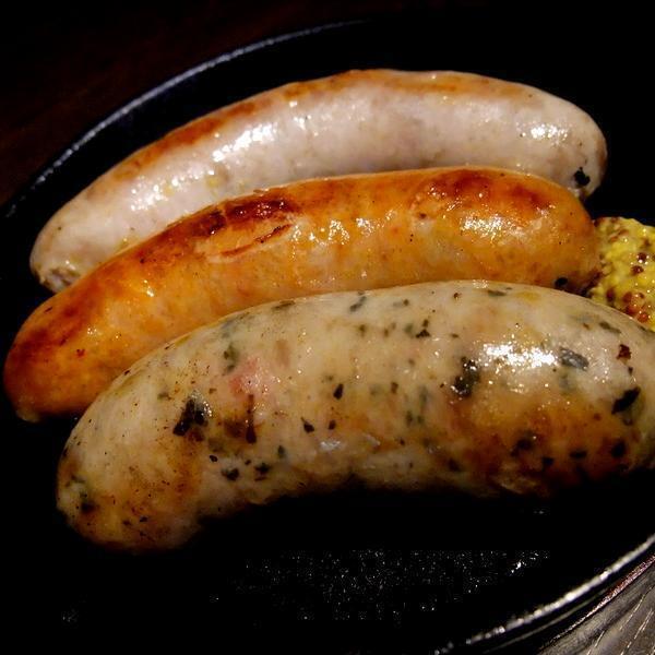 自社ブランド「純生ソーセージ」