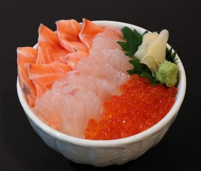 たい親子丼・お味噌汁付き