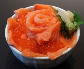 サーモンいくら丼・お味噌汁付き