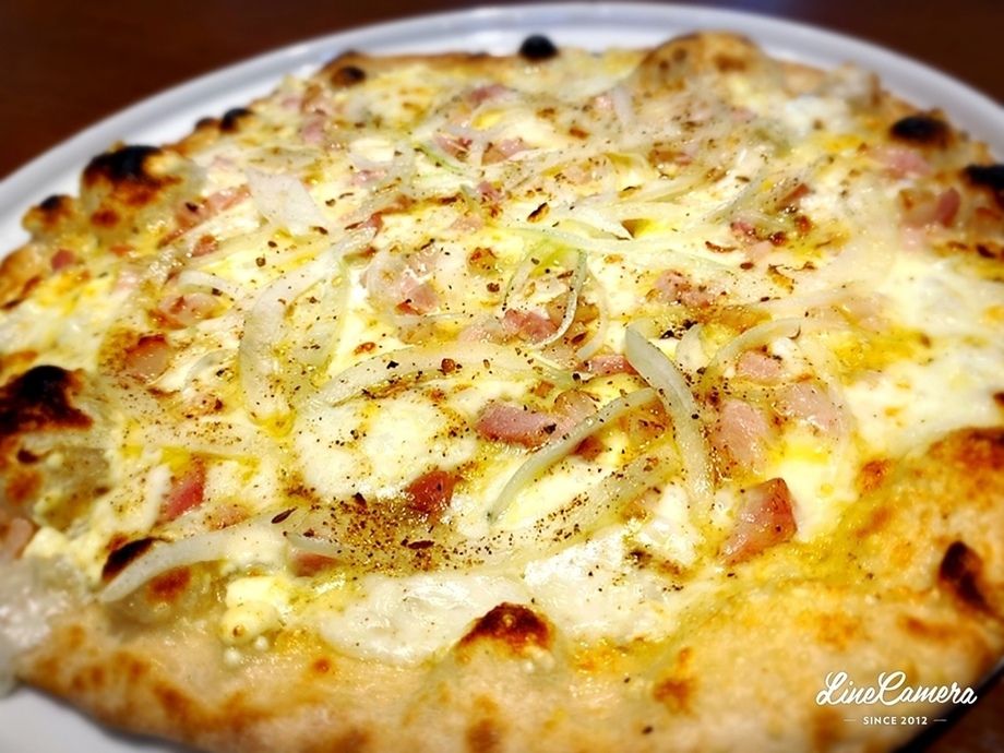 タルトフランベ風石窯ピザセット(前菜・デザート付き)