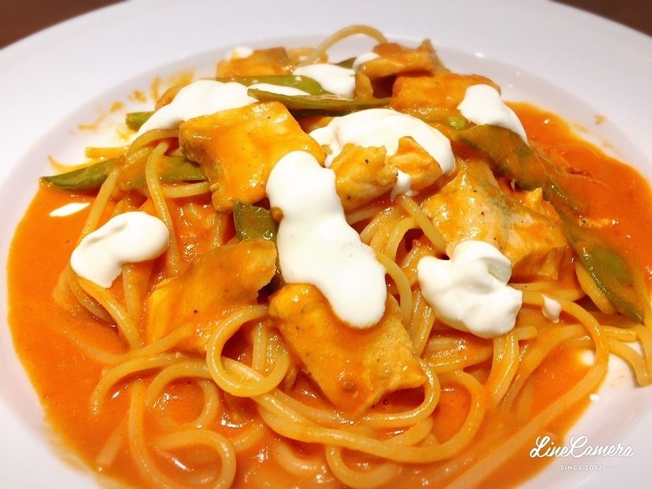 サーモンとマスカルポーネのトマトクリームパスタ